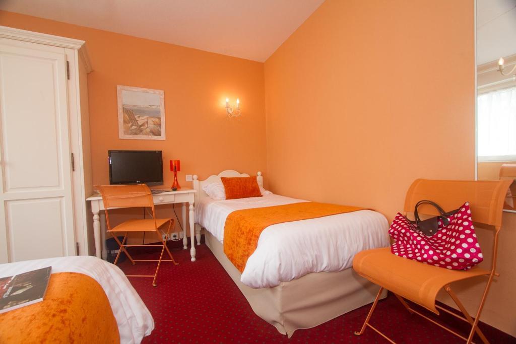 Hotel Les Hirondelles Les Sables-dʼOlonne Pokoj fotografie